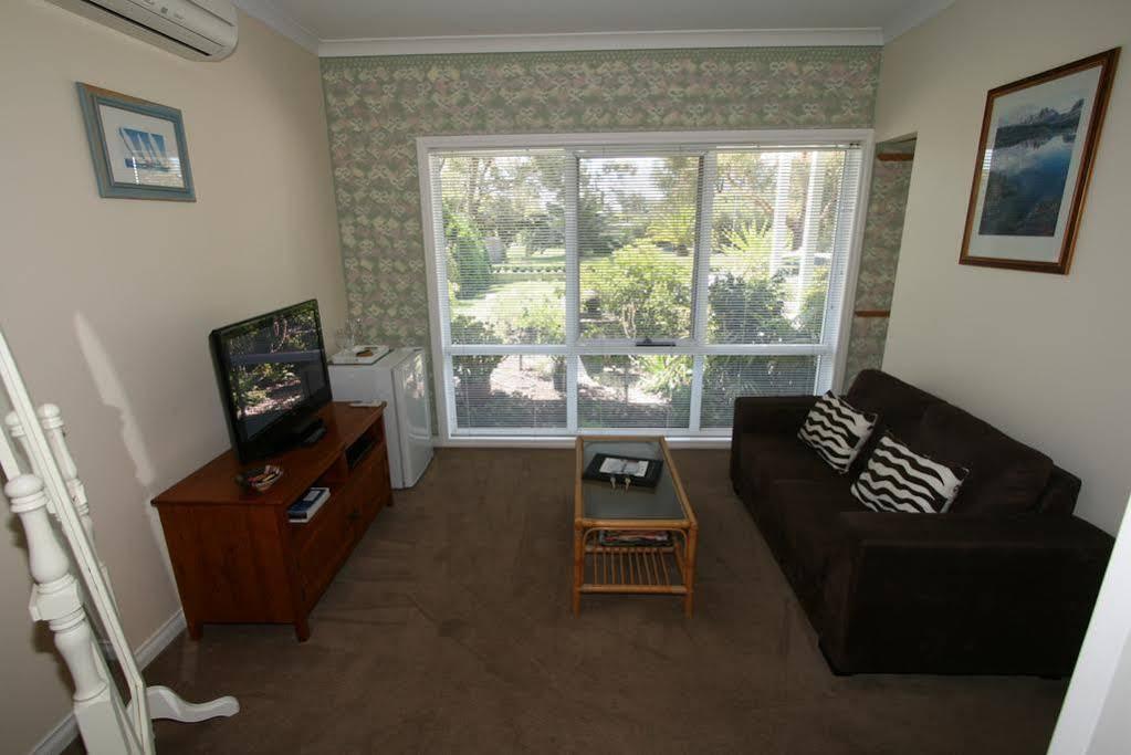 Silver Waters Bed & Breakfast Cowes Exterior photo